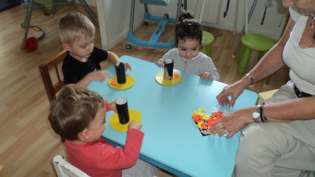 atelier gommettes pour halloween octobre 2014